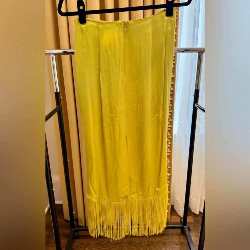 Fabulous chartreuse fringe skirt - Picture 3 of 4